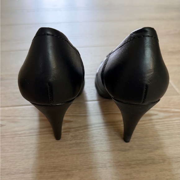 2 Pairs Ann Taylor Black Leather Heels Size 7 - Picture 3 of 8